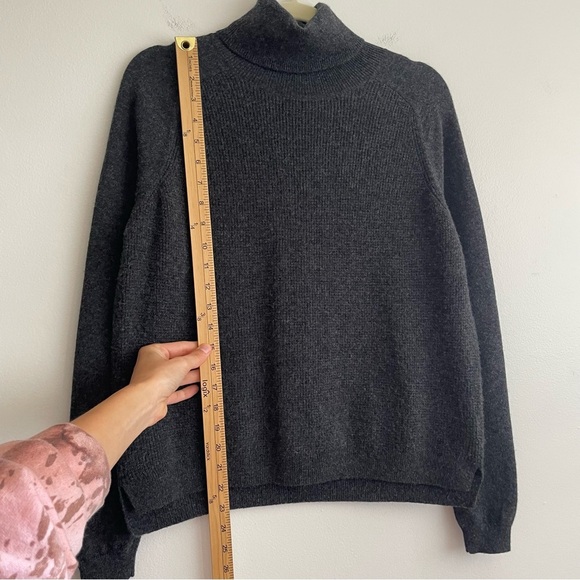 Theory Xavia Royal Waffle Rib Cashmere Sweater Small turtleneck grey minimalist - Picture 7 of 11